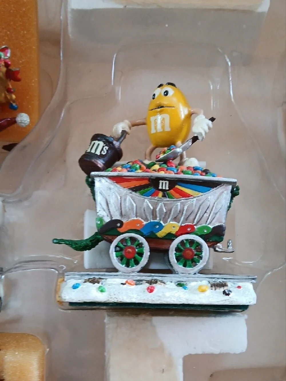 M&M'S The Danbury Mint Christmas Train and Carriage Figurine Set